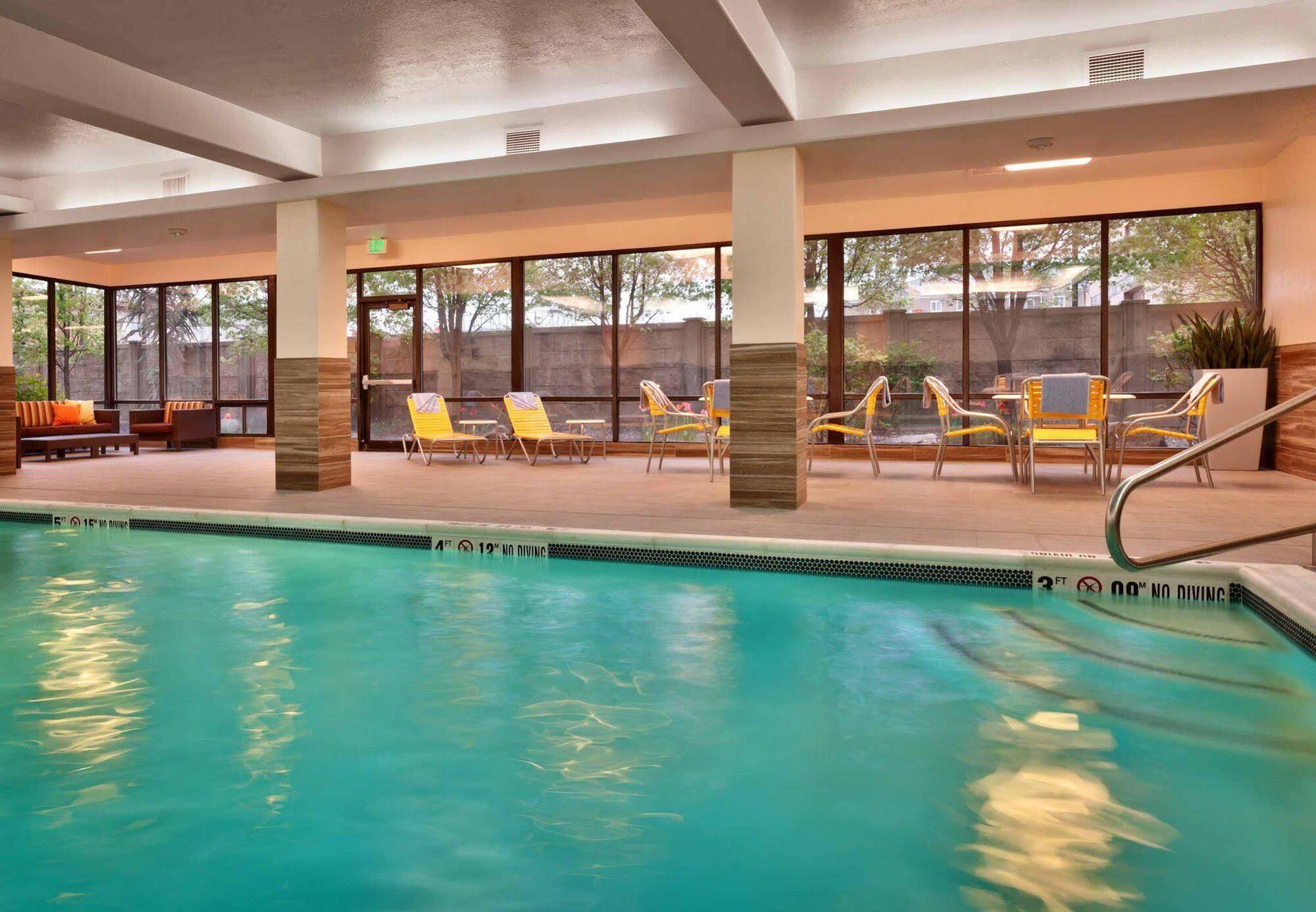 Courtyard By Marriott Salt Lake City Downtown Eksteriør billede